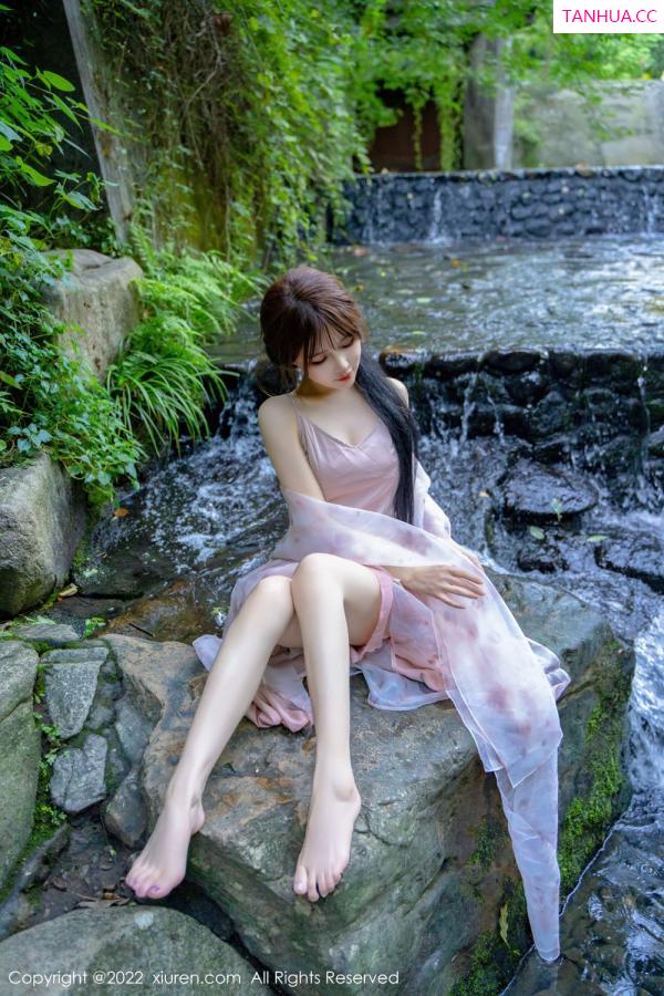婠婠么  [XiuRen秀人网]高清写真图 2022.10.11 No.5690 婠婠么&小肥莹第26张图片